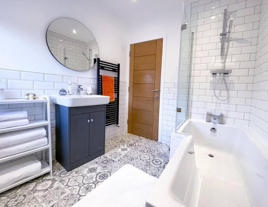 Juliet Beautiful 1 Bedroom, Central, Modern Space. Darlington  Extérieur photo
